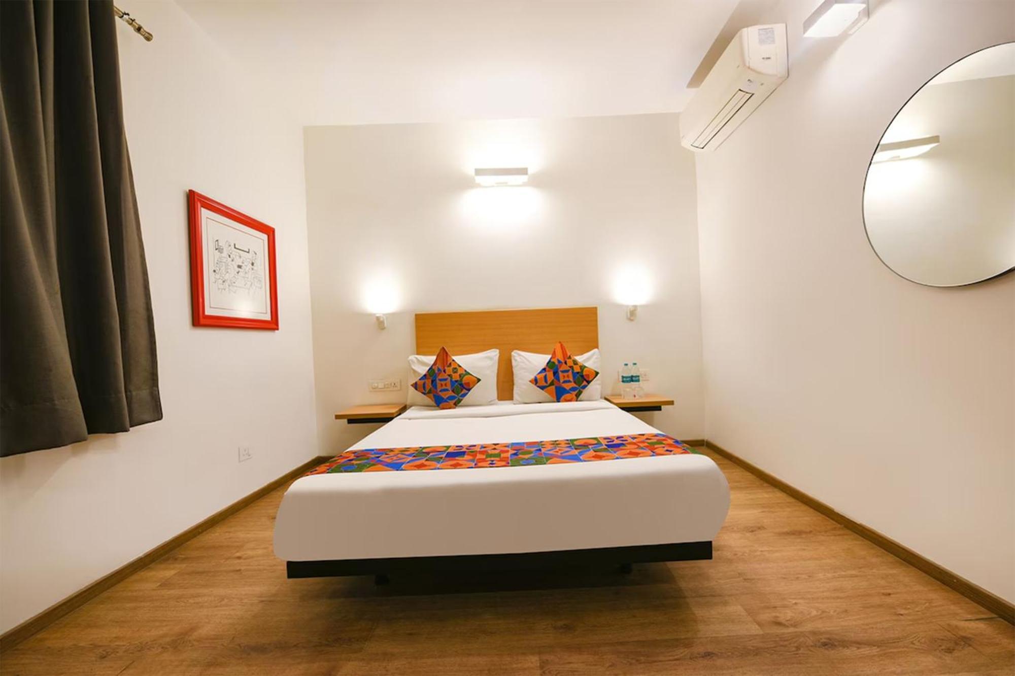 Hotel Crown Inn Faridabad Buitenkant foto