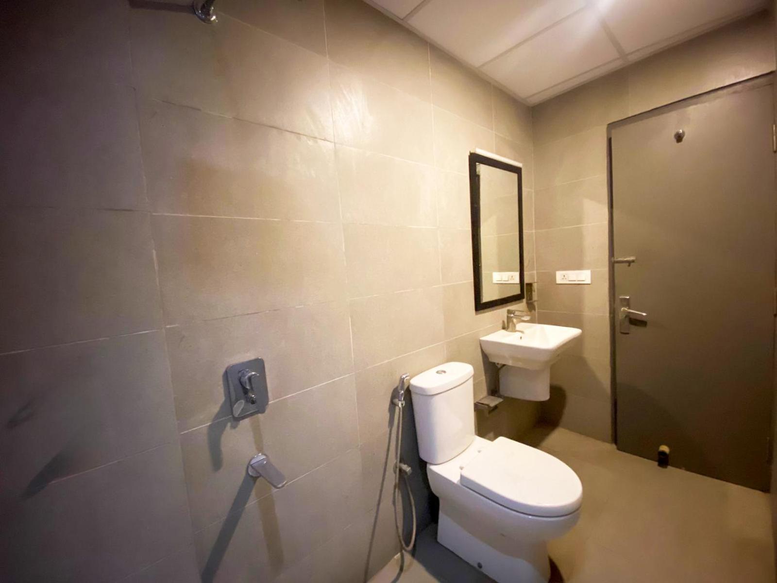 Hotel Crown Inn Faridabad Buitenkant foto